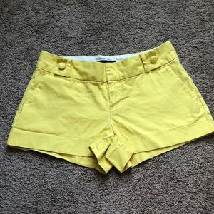 Banana Republic Shorts Women's Size 0 Yellow Buttons Pockets